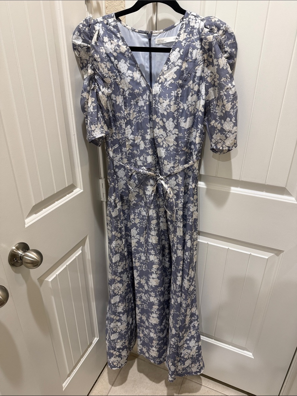 OAK + FORT Blue and White Floral Puff-Sleeve Maxi Dress